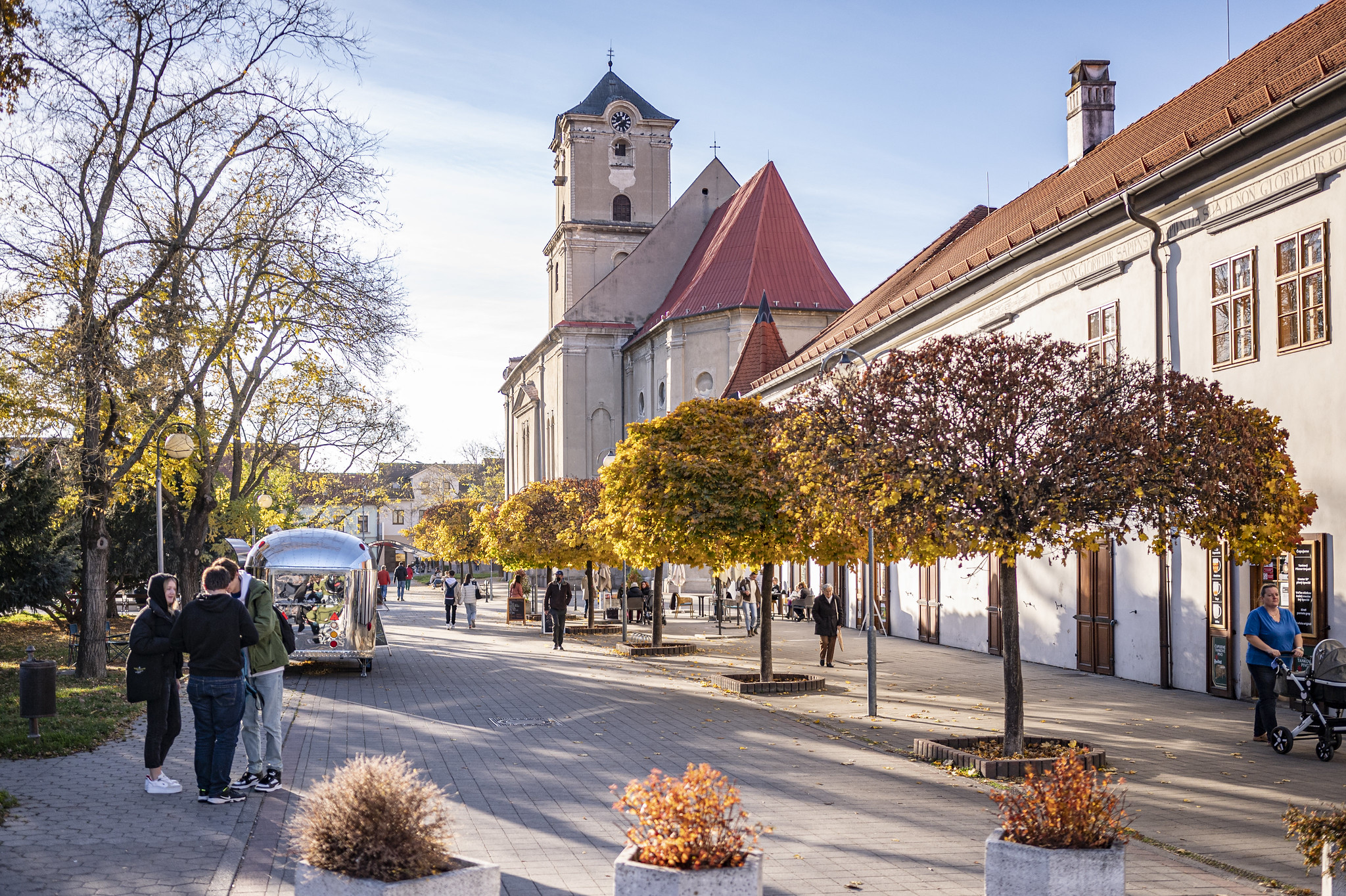 kulturne-leto-v pezinku-pokracuje-aj-v auguste.-zazite-lazo-plazo-na-plazi-priamo-v centre-pezinka