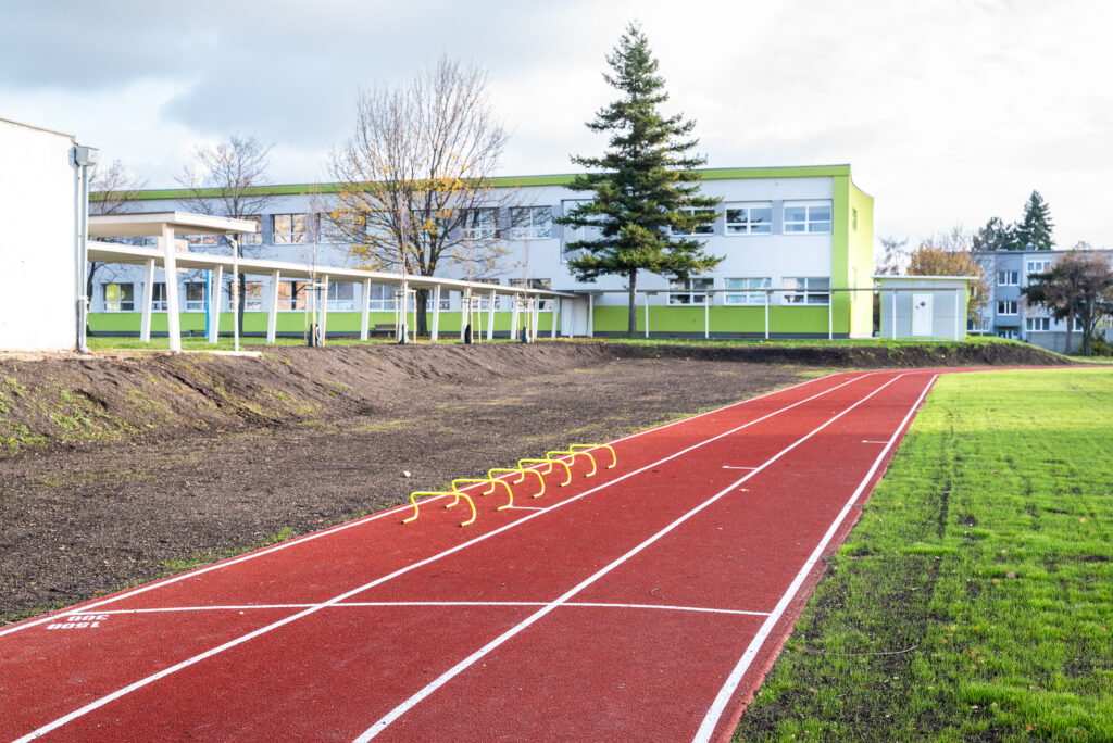 mesto-pezinok-slavnostne-otvorilo-novy-moderny-multifunkcny-sportovy-areal